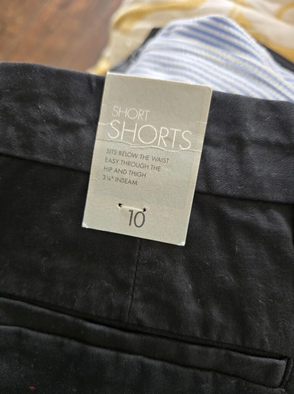 NWT! GAP Black Scallop-Hem Chino Short Shorts